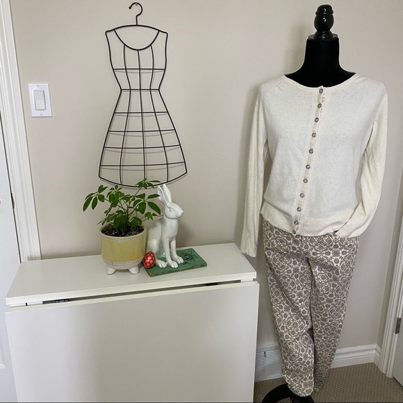 Cream cardigan sweater with jewelled buttons. - Picture 4 of 5
